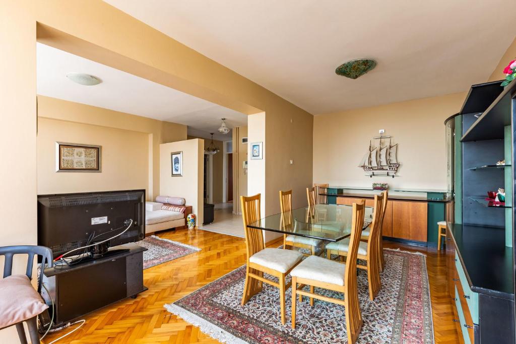 Pleasant Apartment with Impressive City View in Sisli photo
