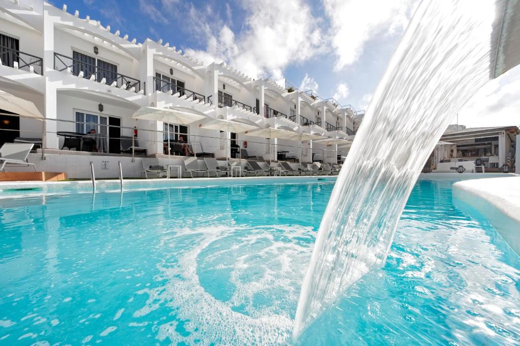 Vista Bonita - Gay and Lesbian Only Resort - 2