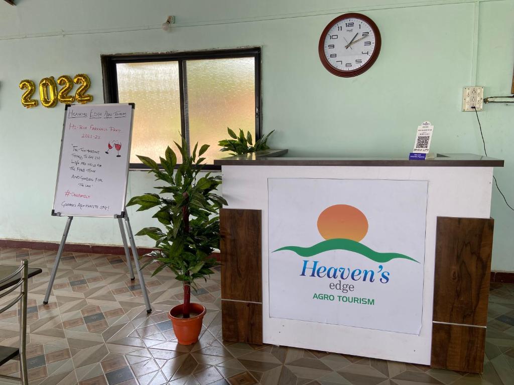 Heavens Edge Resort photo