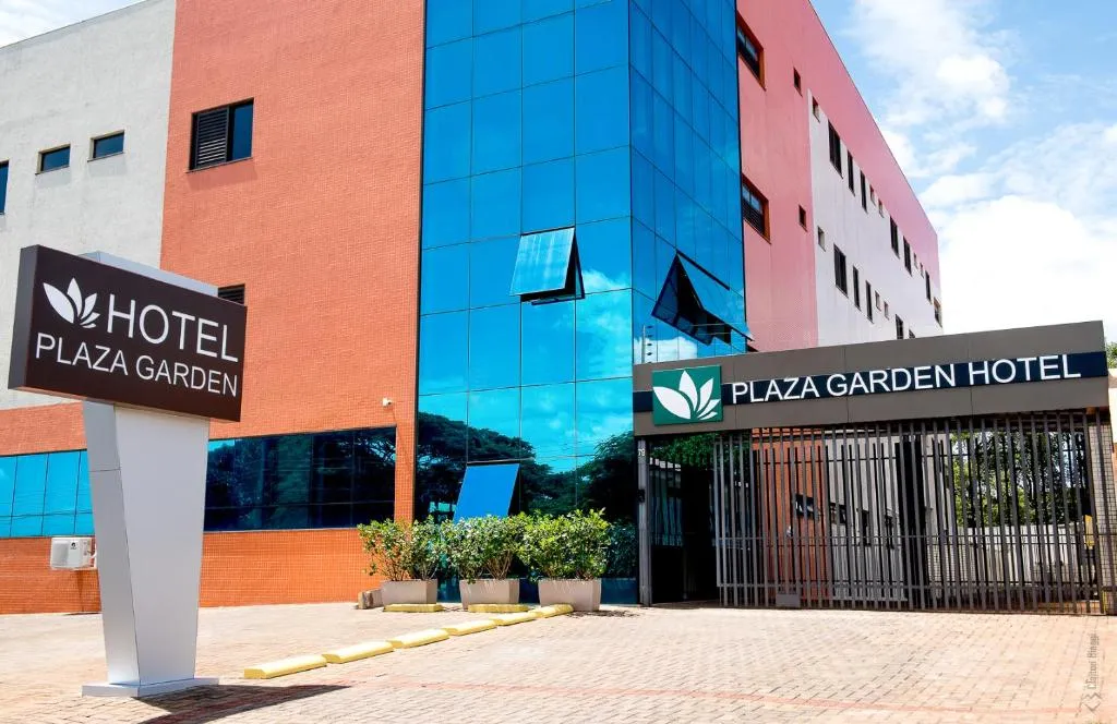 Hotel Plaza Garden，位于卡斯卡韦尔的酒店
