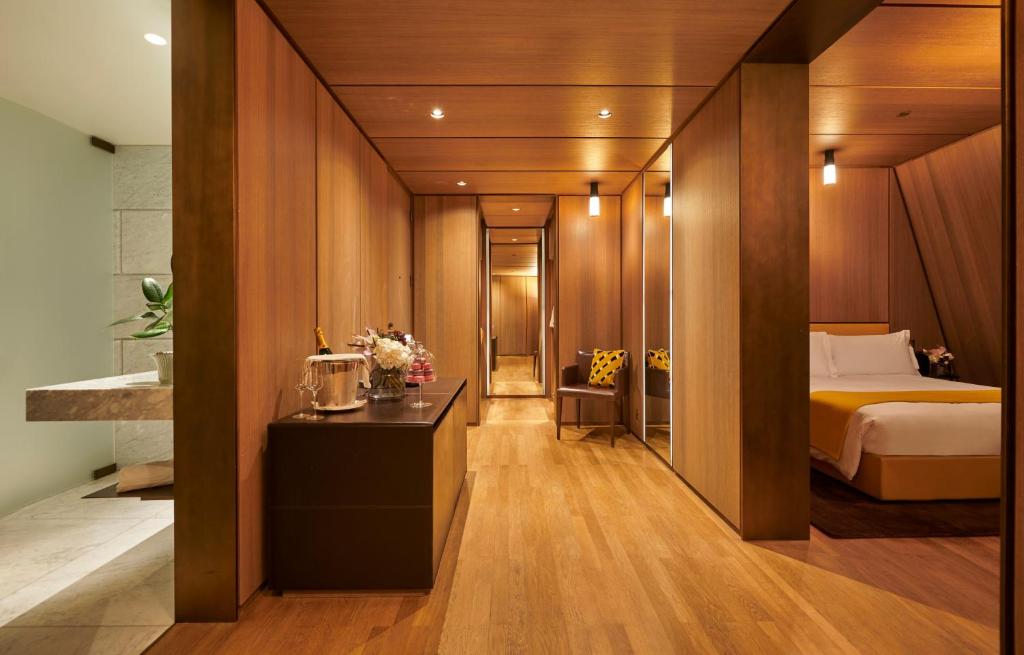 London Hotel Cafe Royal Additional