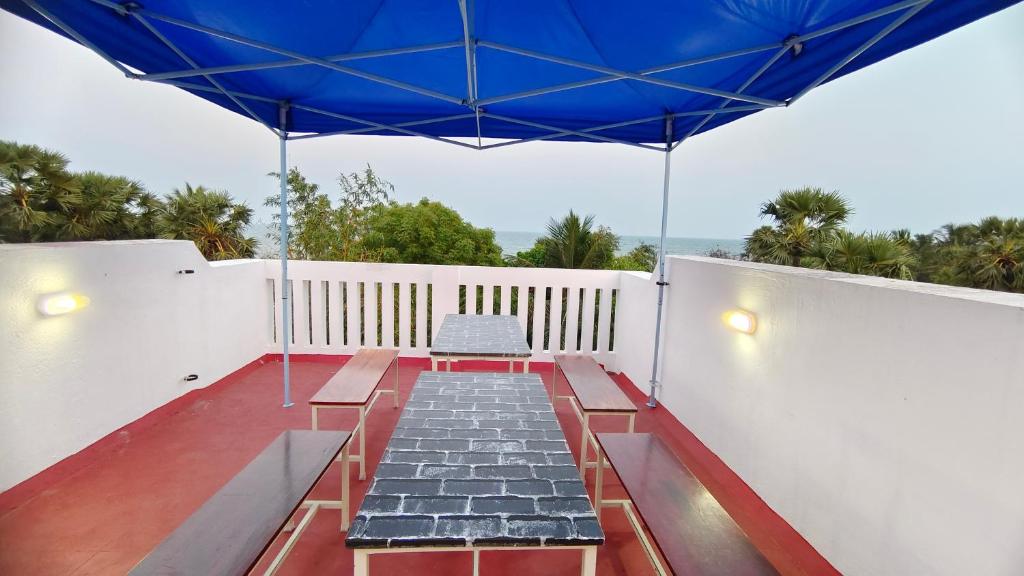 Bluetique Beach House photo