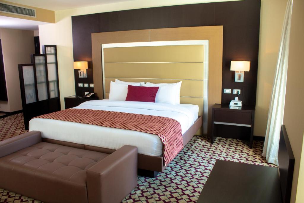 Waldorf Hotel - 4