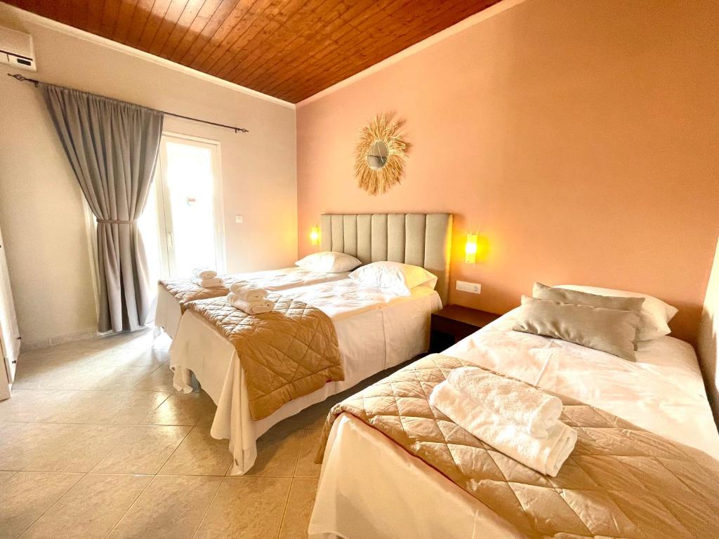 Oasis Beach Club — Hotel rooms in Kavos, Ionian Islands