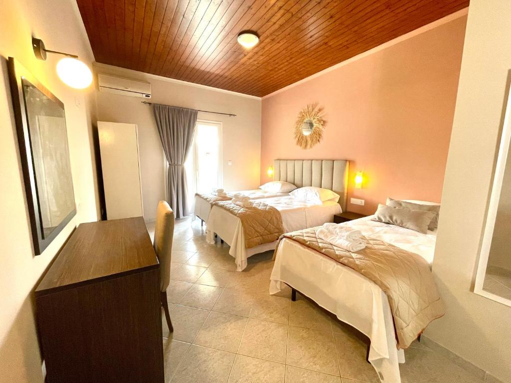 Oasis Beach Club — Hotel rooms in Kavos, Ionian Islands
