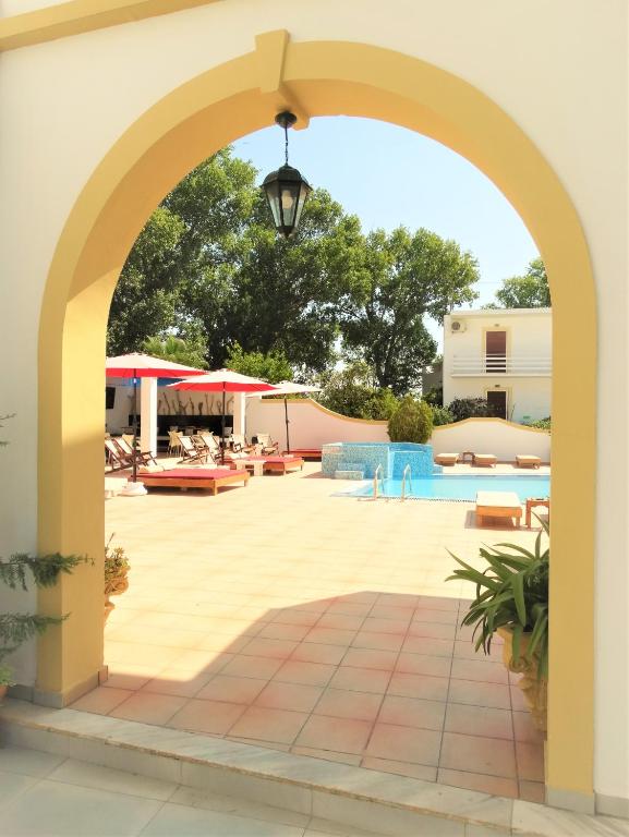 Oasis Beach Club — Swimming pool in Kavos, Ionian Islands