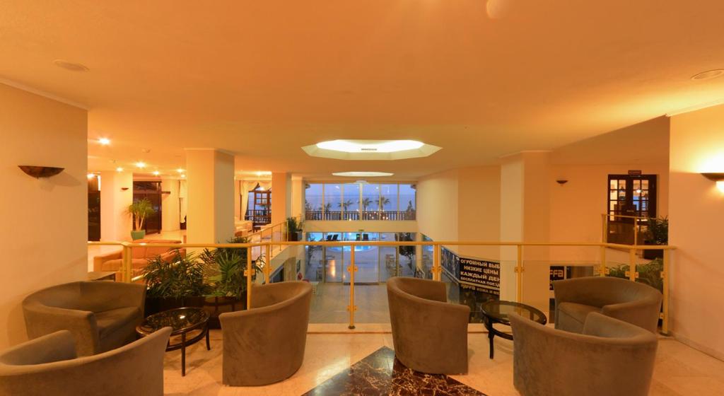 Anitas Hotel — Hotel building in Konakli