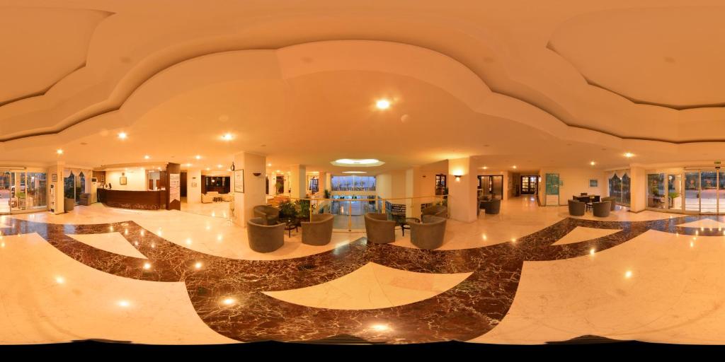 Anitas Hotel — Hotel building in Konakli