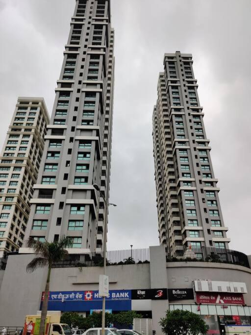 SKY High at Blue Ridge 22nd floor Master Bedroom — Hotel in Pune