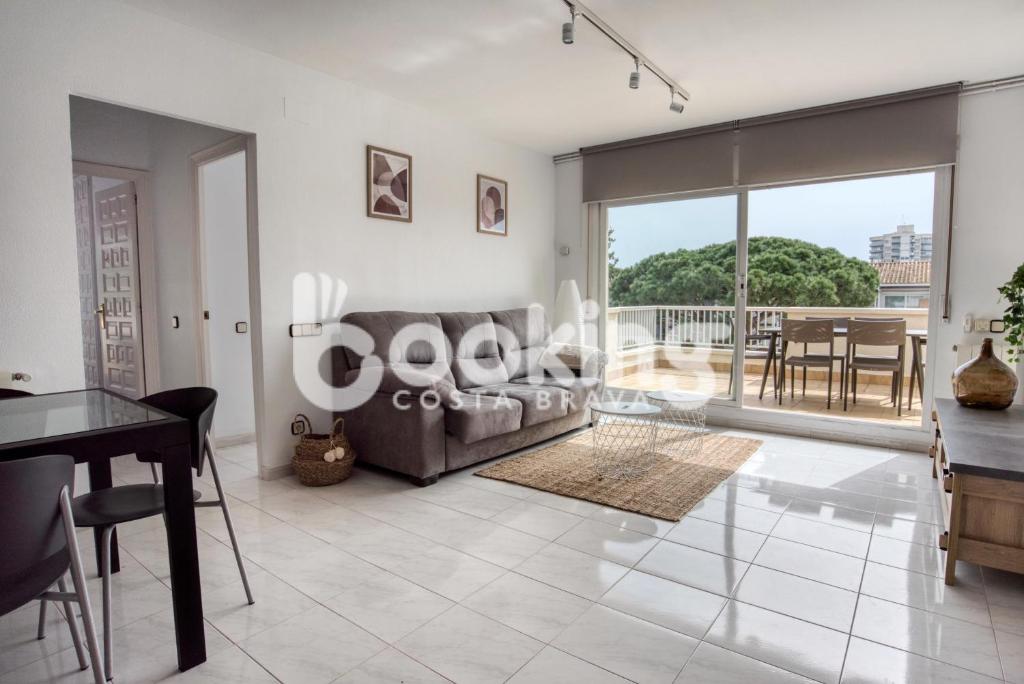 Blanco Apartament per 6 persones a 5 minuts de la Platja Gran - 2