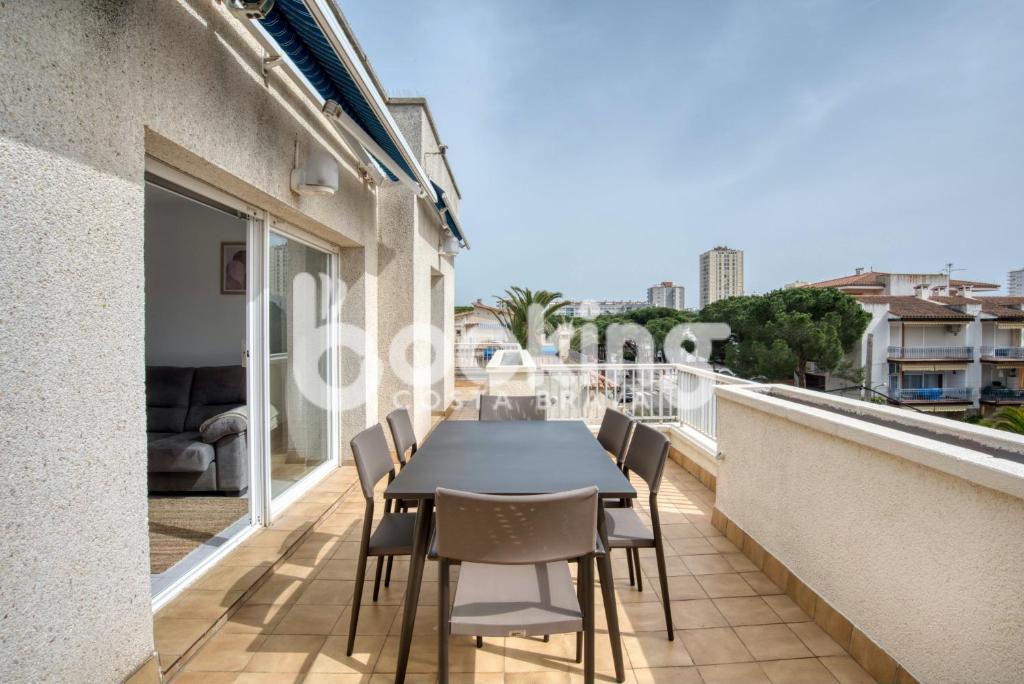 Blanco Apartament per 6 persones a 5 minuts de la Platja Gran - 5
