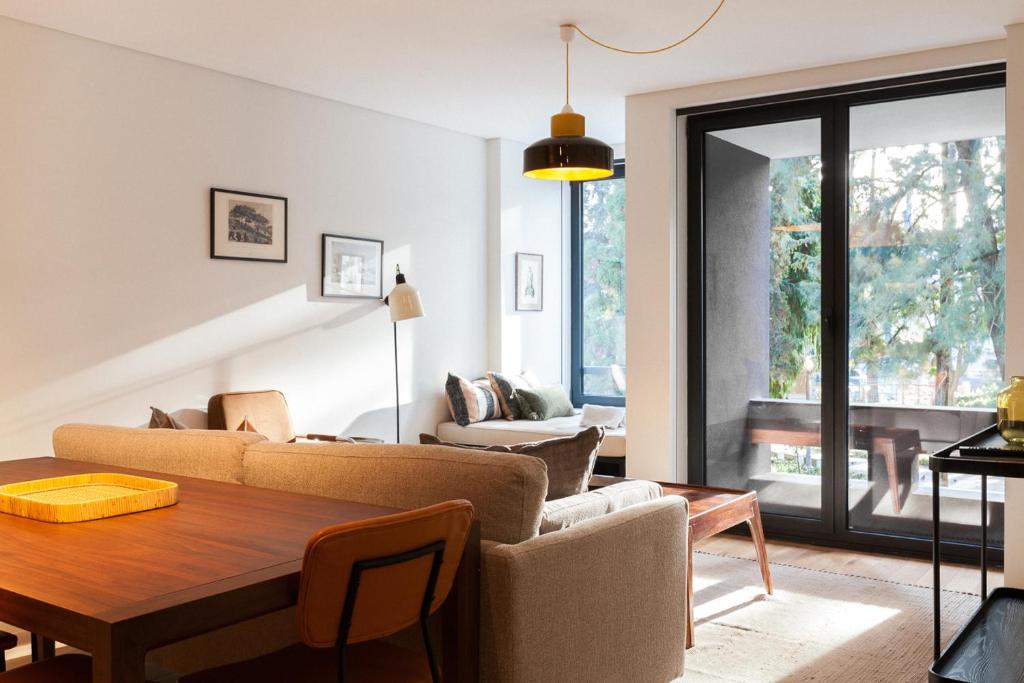 VIVA Whilom Secret with garage, Porto