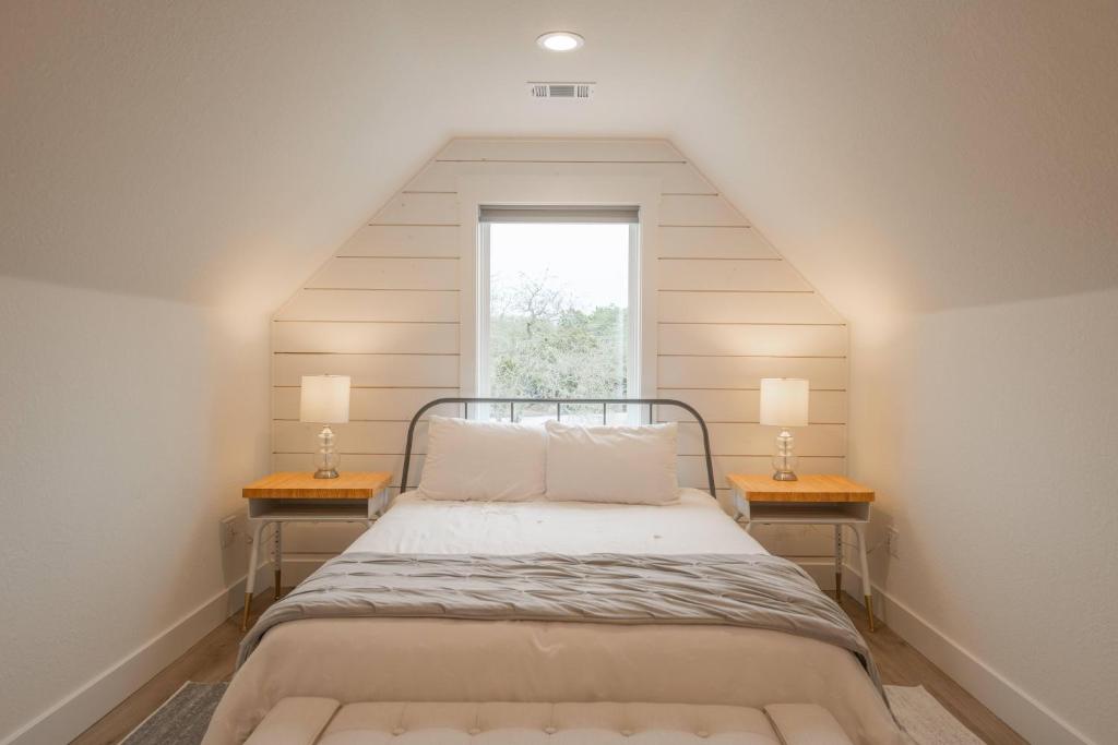 Scarlet Ridge Retreat