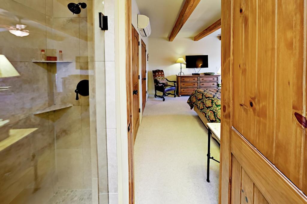 Susan's Hideaway Unit B photo