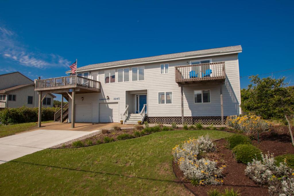 Michael-Xanadune, Virginia Beach