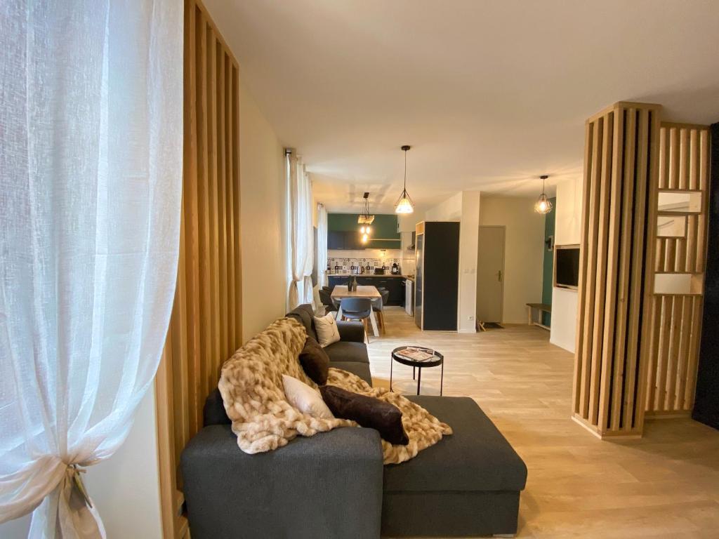 Très bel appartement T3 HYPER CENTRE ENTIEREMENT RENOVE EN 2022 - 2