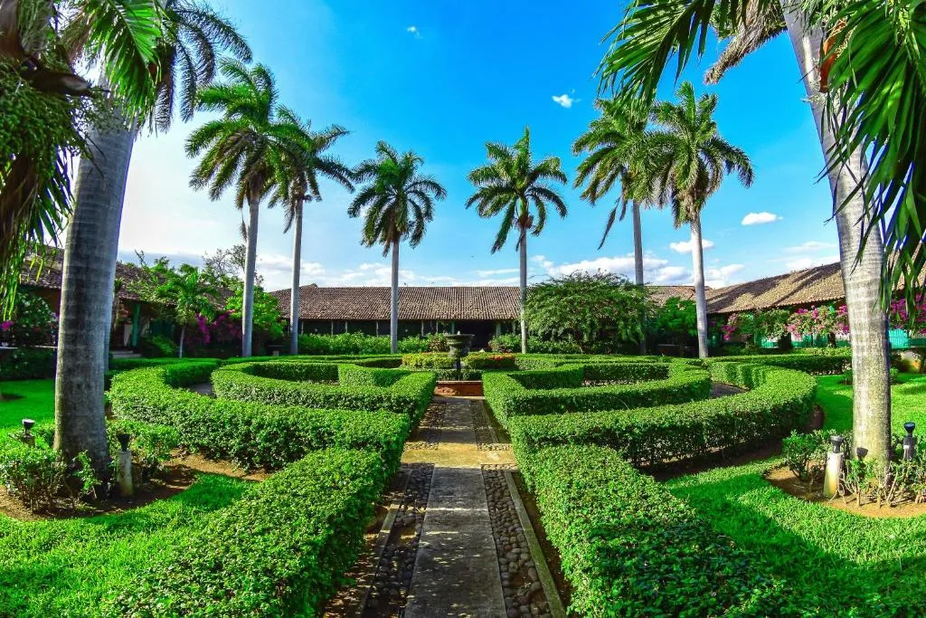 Hotel El Convento Leon Nicaragua，位于莱昂的酒店