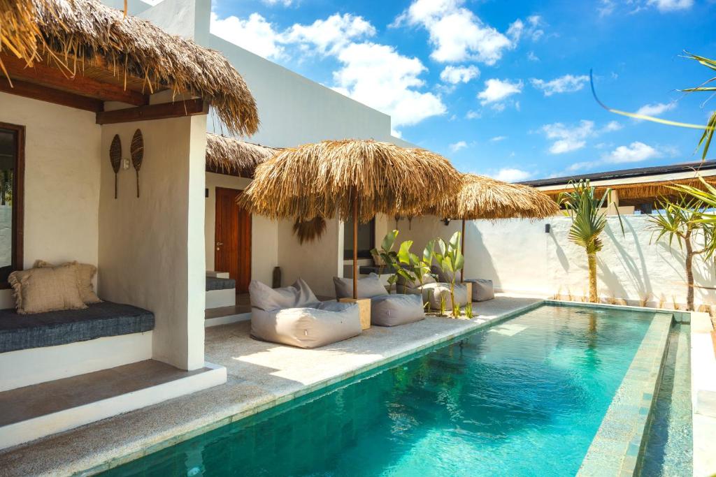 スイミングプール