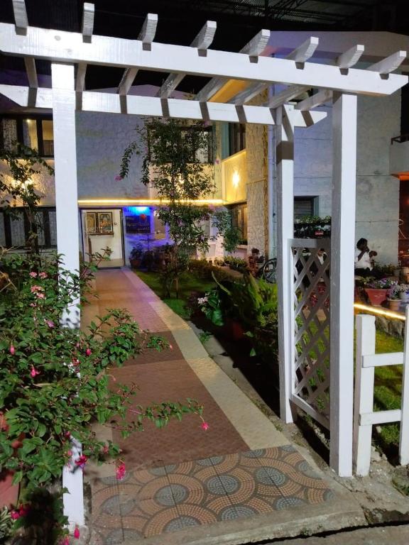 Hotel Seven Roads Grand Inn photo