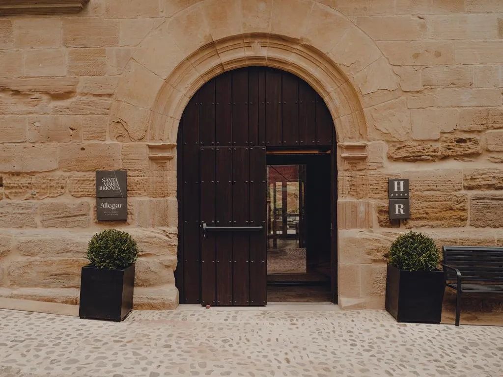 Santa María Briones，位于布里奥内斯的酒店