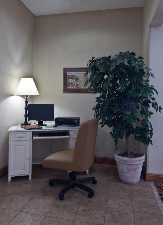 Coshocton Village Inn & Suites photo
