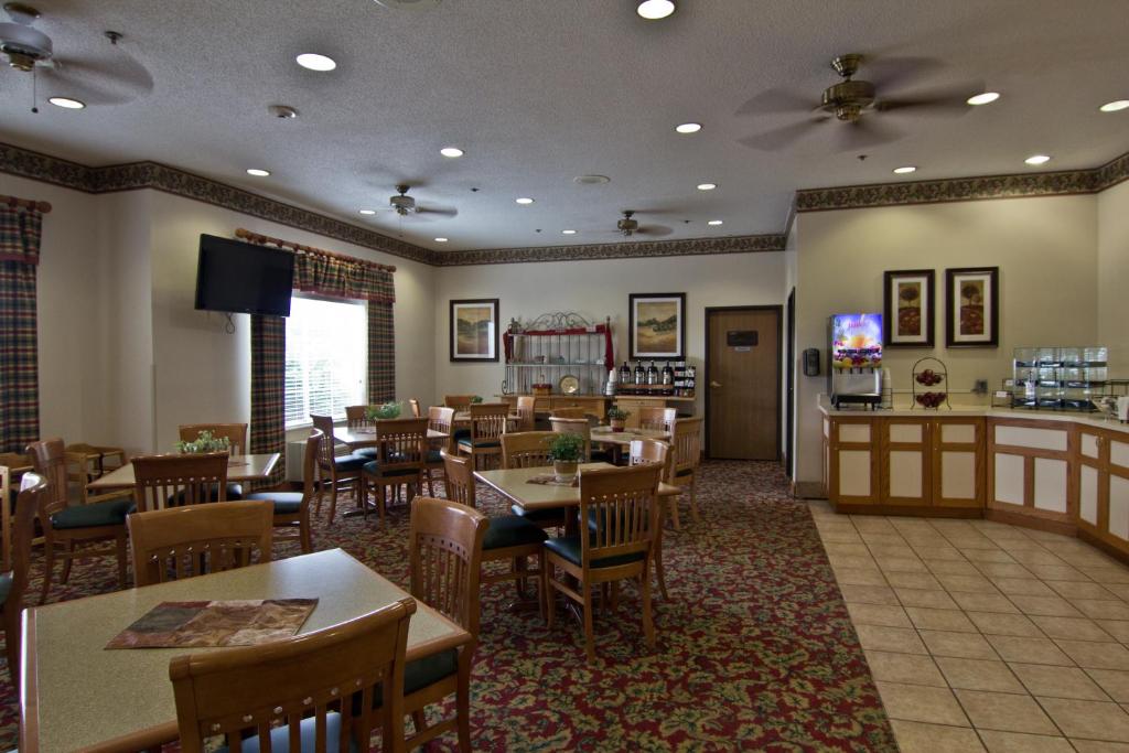 Coshocton Village Inn & Suites photo