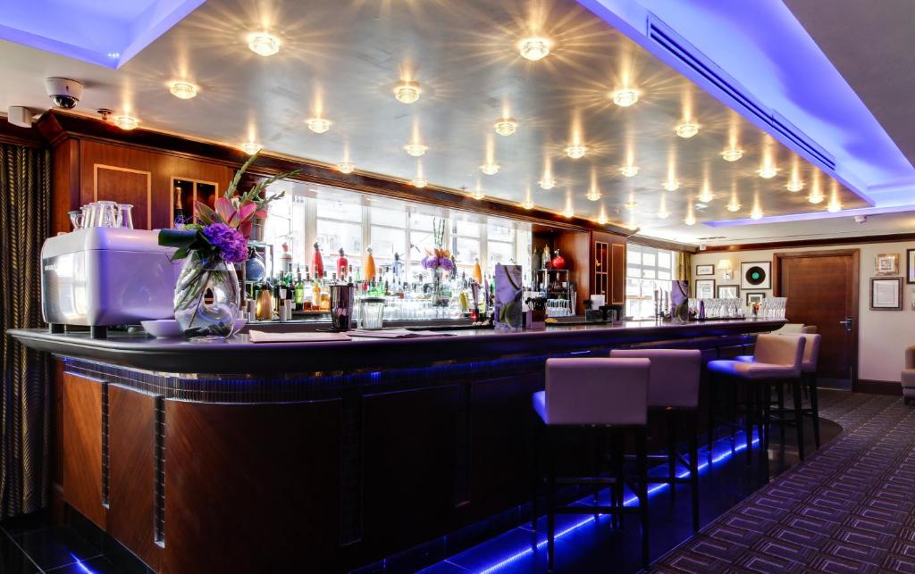 Bar/ Salón