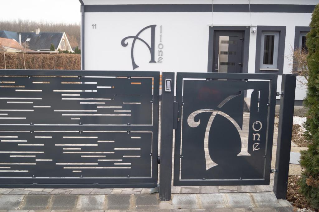 AllOne apartman, Lenti