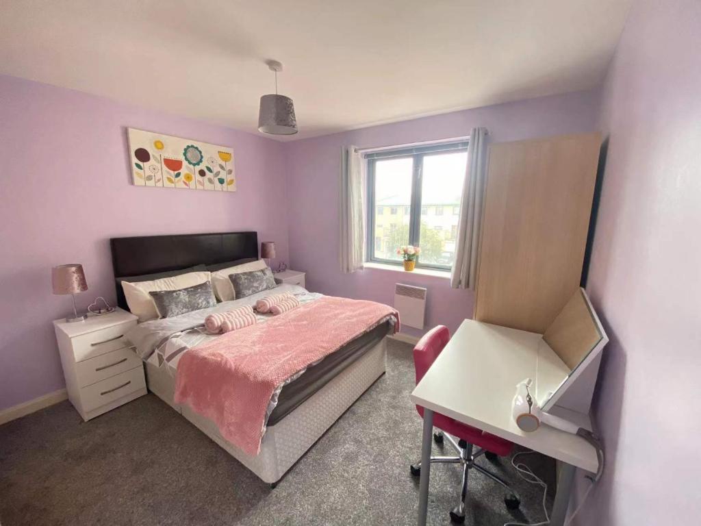 Lovely 2-Bedrooms Apartment Step to The Beach photo