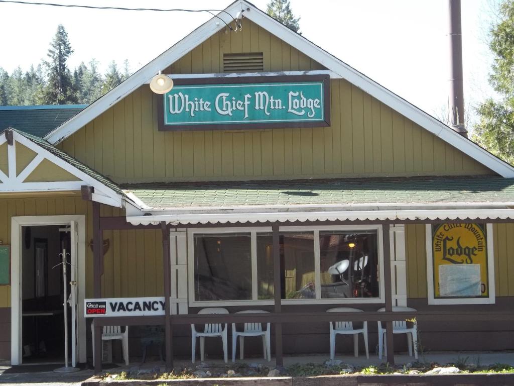 White Chief Mountain Lodge in Fish Camp, CA - 1000 reviews, price from $107  | Planet of Hotels