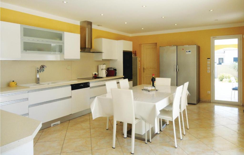 4 Bedroom Cozy Home In Grau D'agde - 2