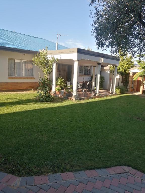 LALA POA GUEST HOUSE — Hotel in Klerksdorp