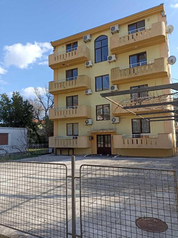 Yuriy apartments 1 - 1