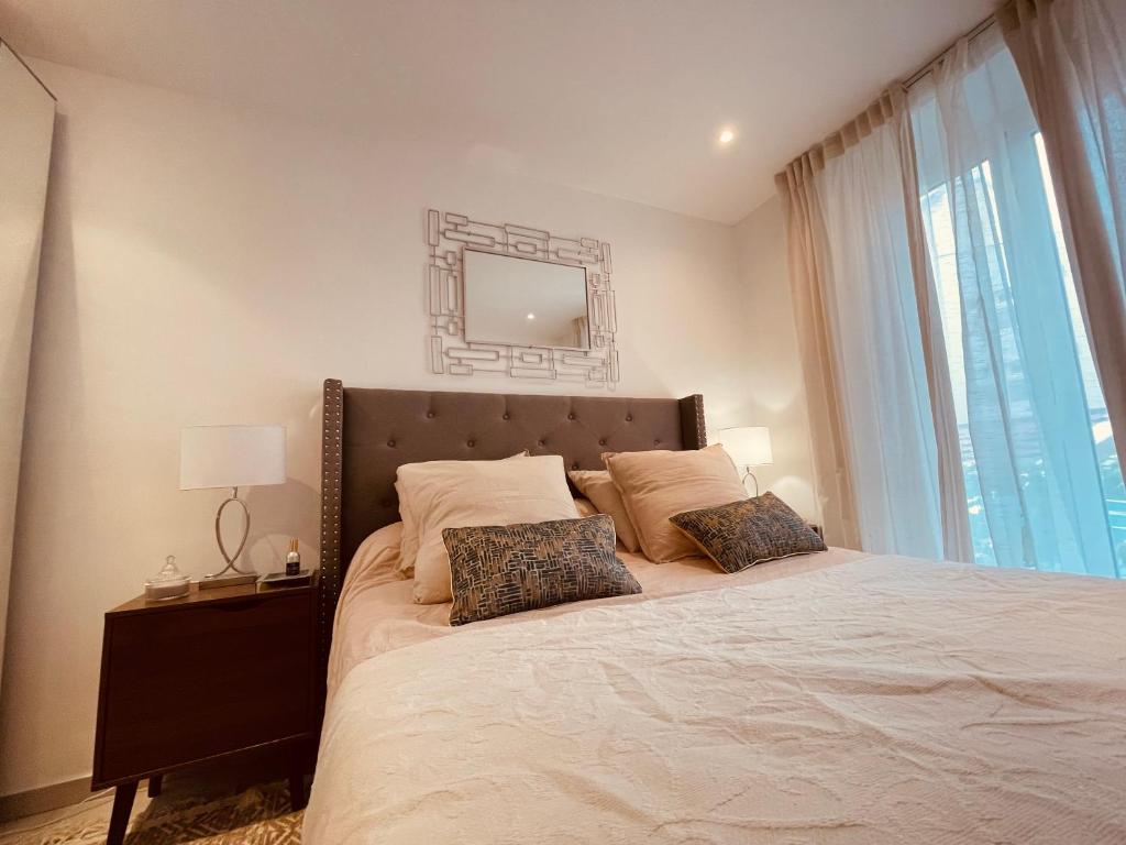 Nice Renting - PAGANINI - Spacious Apartment - 2 BedRooms - King Bed - Bathtub - Heart of Nice - 3