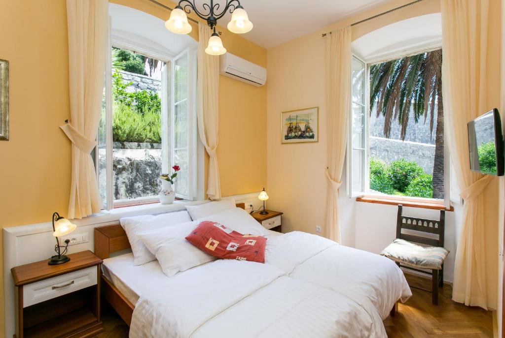 Rooms Posat — Hotel in Dubrovnik