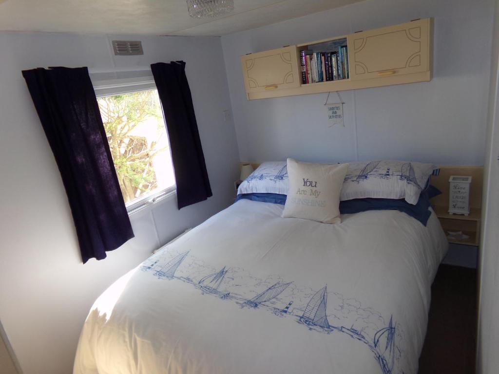 Happydaze Caravan, Bacton photo 2