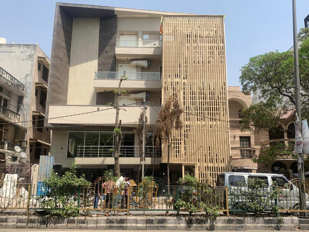 Hotel Leo Saffron photo