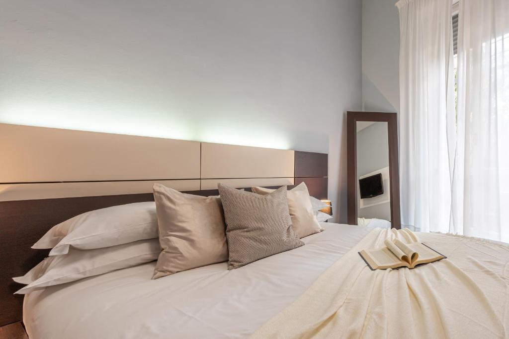 Agathae Luxury Apartament with Garden - 2