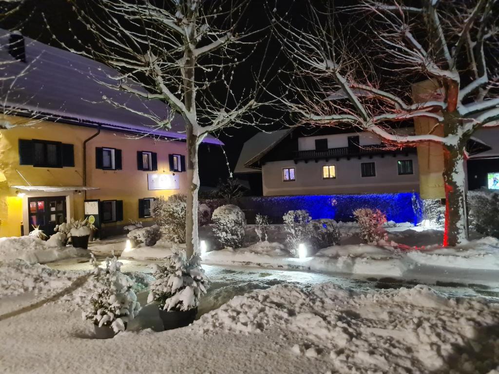 Gasthof zur Strass photo