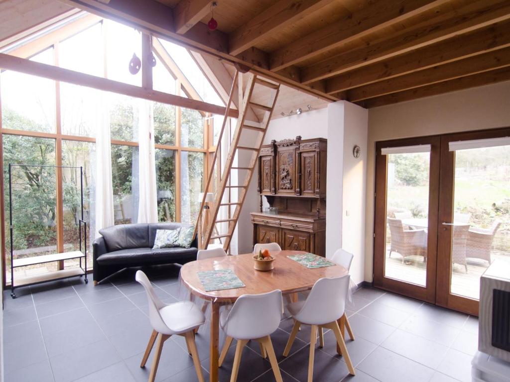 Delightful Holiday Home in Anzegem with Garden Furniture