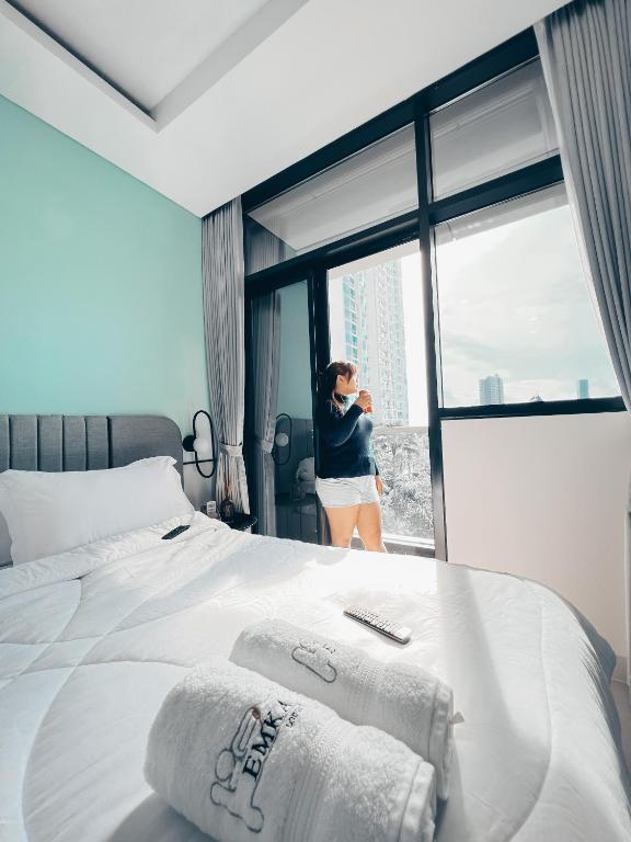 EMKA Lodge studio room the vertu apartemen ciputra world surabaya EMKA Lodge studio room the vertu apartemen ciputra world surabaya