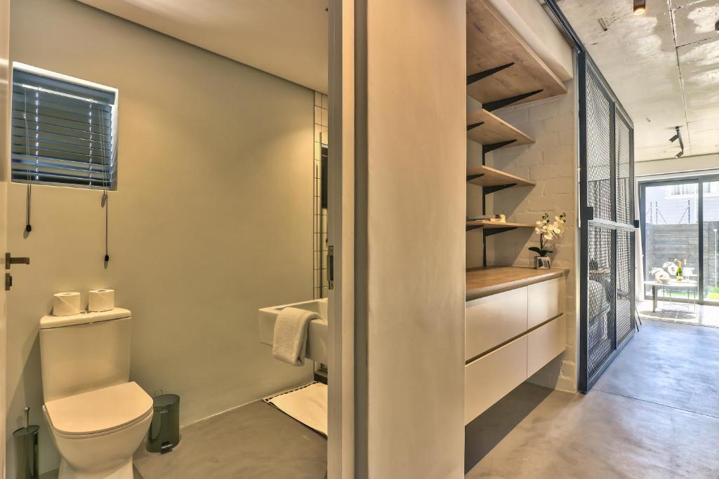 Secure, Fast Wifi, ideal for the Solo traveller!, Cape Town