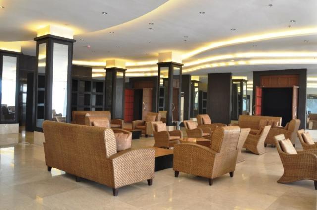 RedDoorz Premium @ Pamulinawen Hotel Ilocos Norte photo