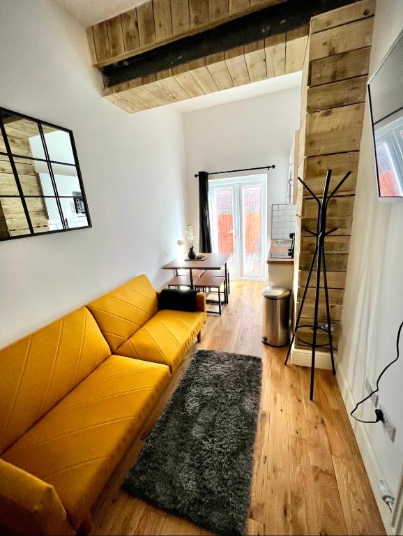 Flat 8, 10 St Johns — Hotel in Bournemouth