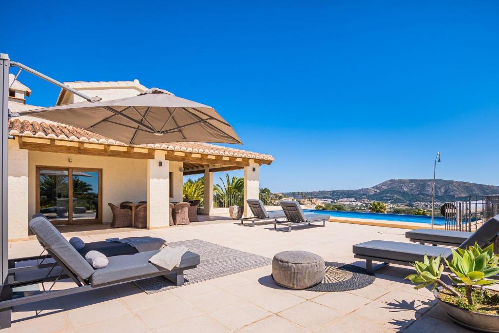 Luxury Villa with panoramic views over Moraira - 2