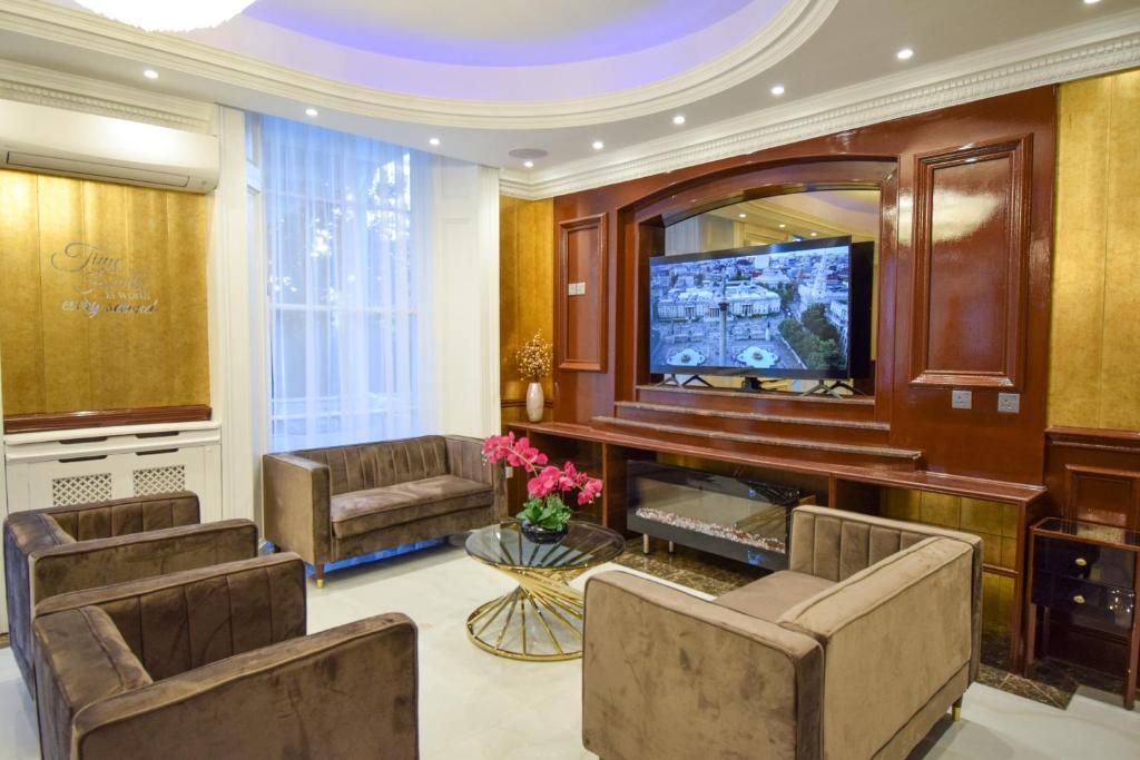 Pembridge Palace Hotel