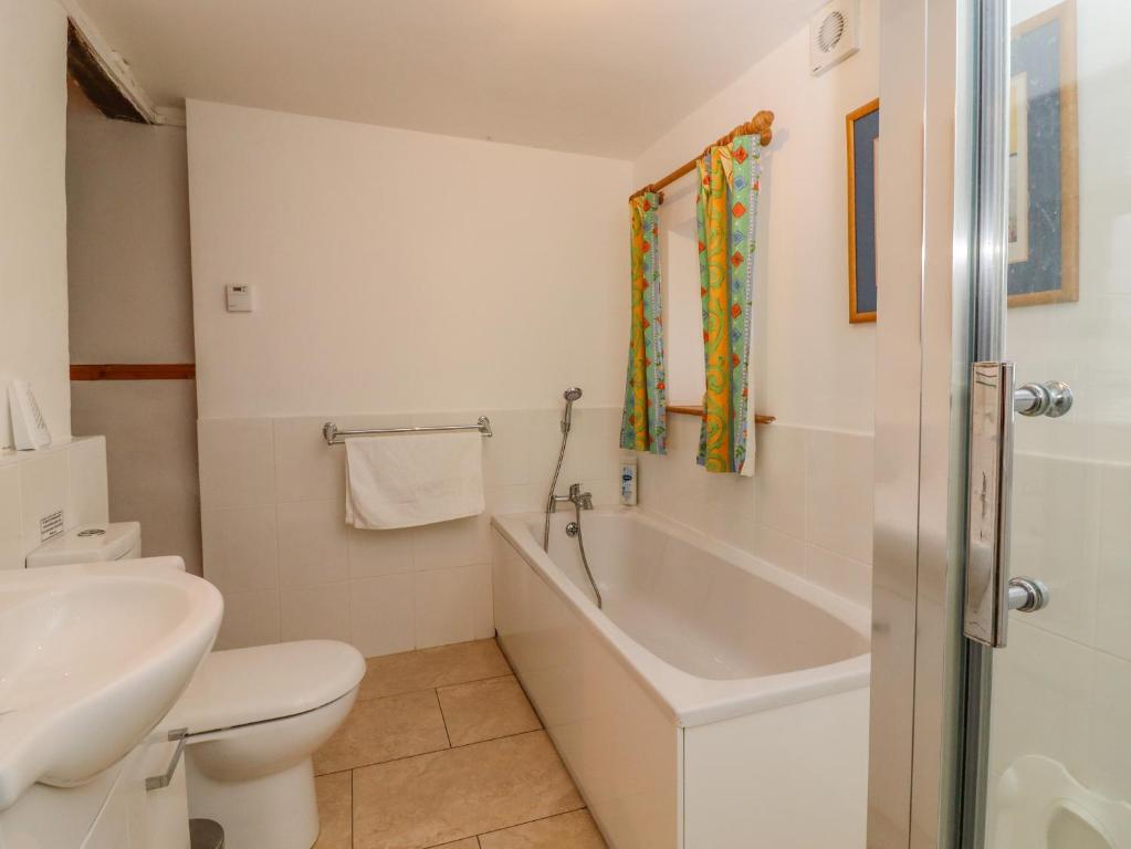 Curlew Cottage photo