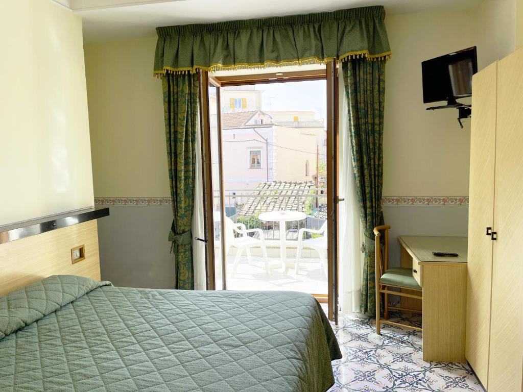 Hotel Reginella photo
