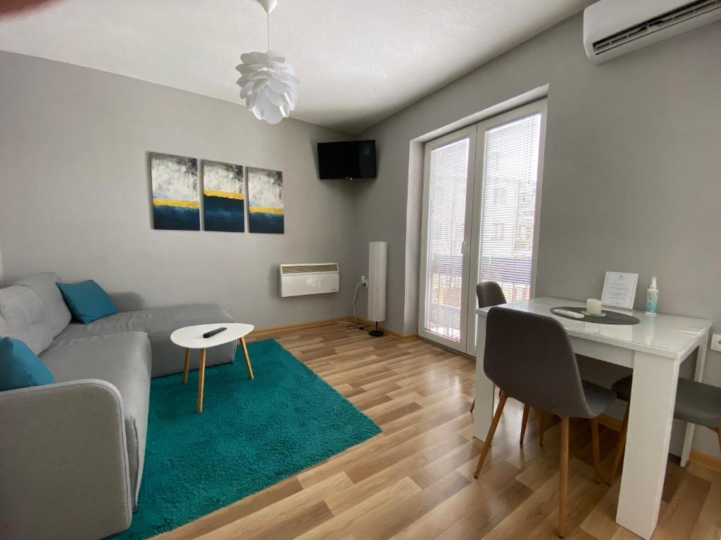Apartment 13 - 3