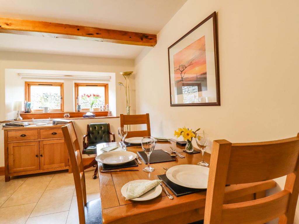 Kestrel Cottage, Silsden photo 3
